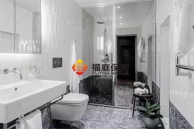卫生间保洁 卫生间保洁