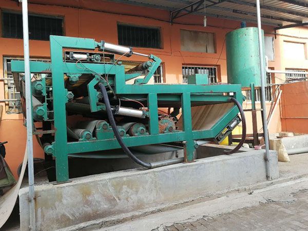 介紹廂式壓濾機(jī)的工作原理